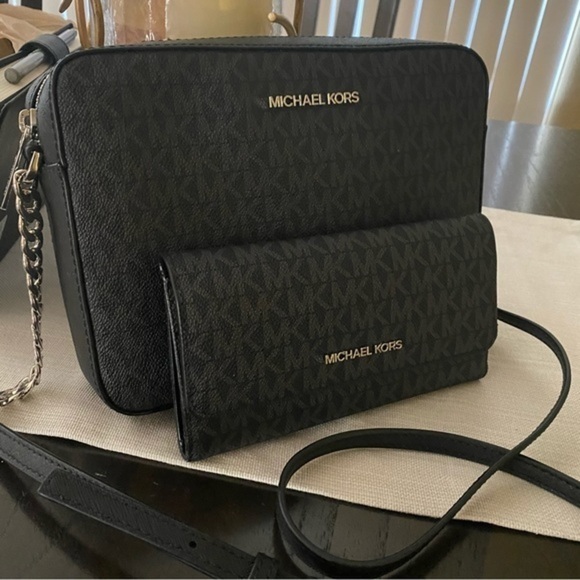 New Michael Kors jet set Large travel EW crossbody bag & wallet set - Picture 10 of 16